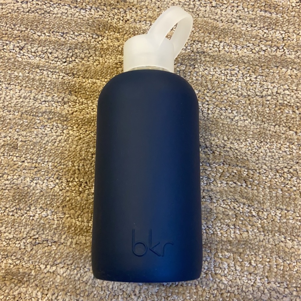 NWOT ** Navy Blue BKR glass water bottle